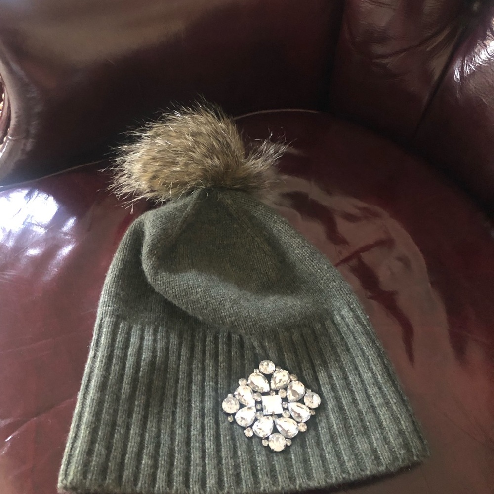 Henri Bendel cashmere hat